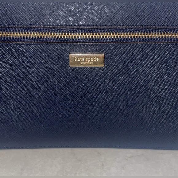 Kate Spade ♠️ Navy wristlet EUC - Picture 2 of 5